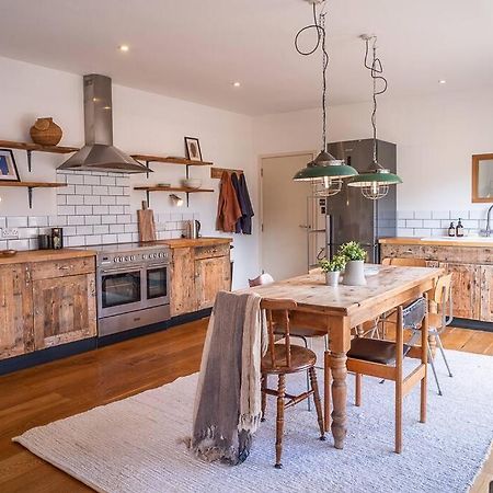 Appartamento Penthouse At The Old Tea Factory Londra Esterno foto