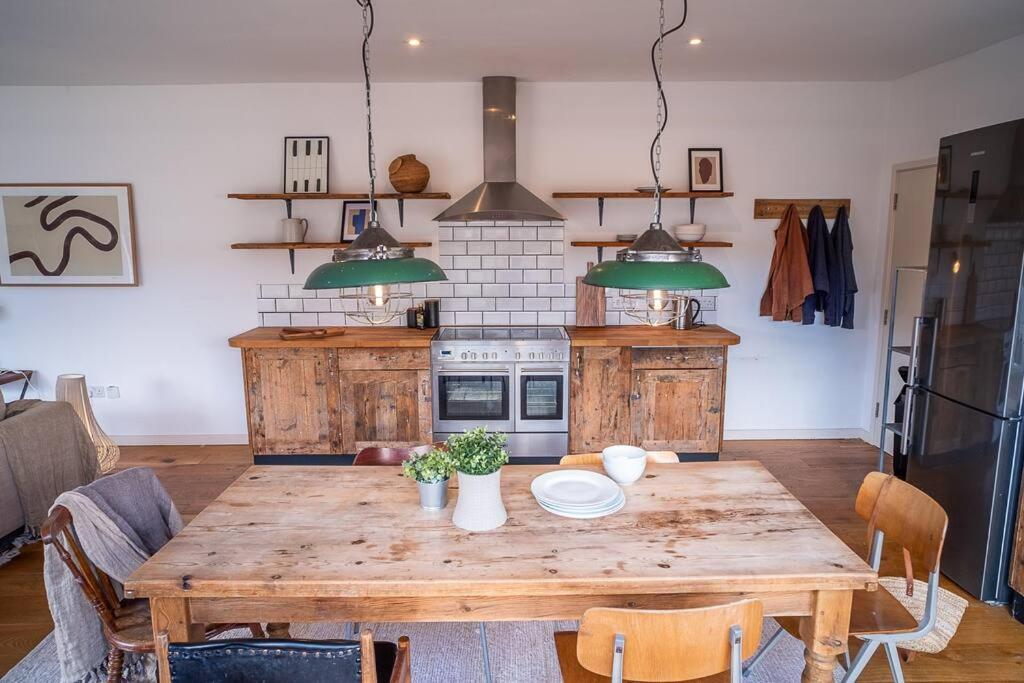 Appartamento Penthouse At The Old Tea Factory Londra Esterno foto