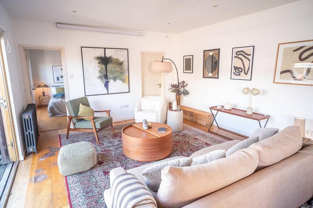 Appartamento Penthouse At The Old Tea Factory Londra Esterno foto