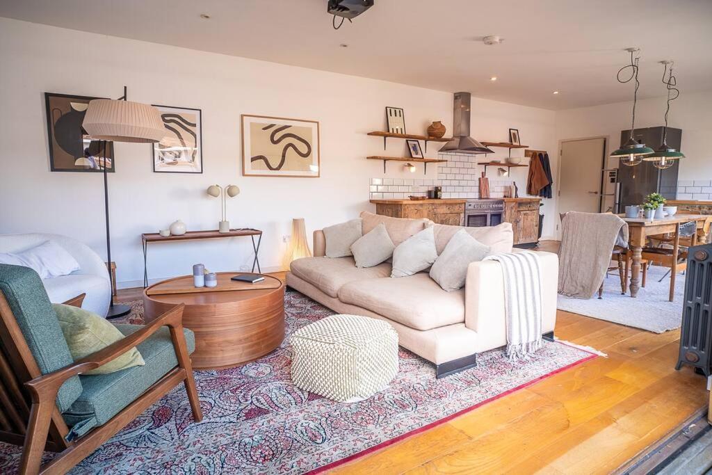Appartamento Penthouse At The Old Tea Factory Londra Esterno foto