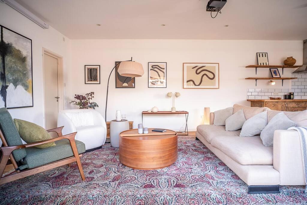 Appartamento Penthouse At The Old Tea Factory Londra Esterno foto