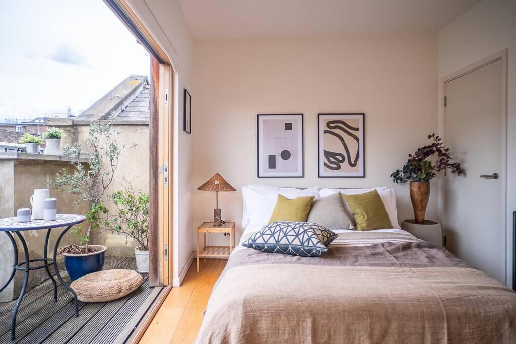Appartamento Penthouse At The Old Tea Factory Londra Esterno foto
