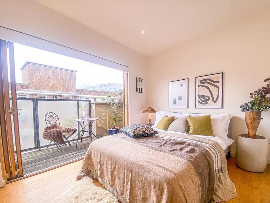 Appartamento Penthouse At The Old Tea Factory Londra Esterno foto