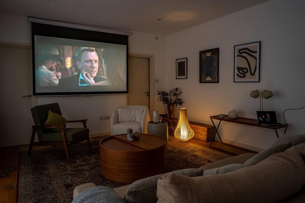 Appartamento Penthouse At The Old Tea Factory Londra Esterno foto
