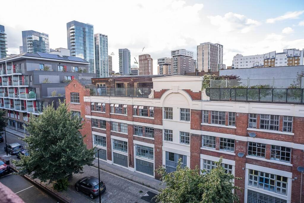 Appartamento Penthouse At The Old Tea Factory Londra Esterno foto