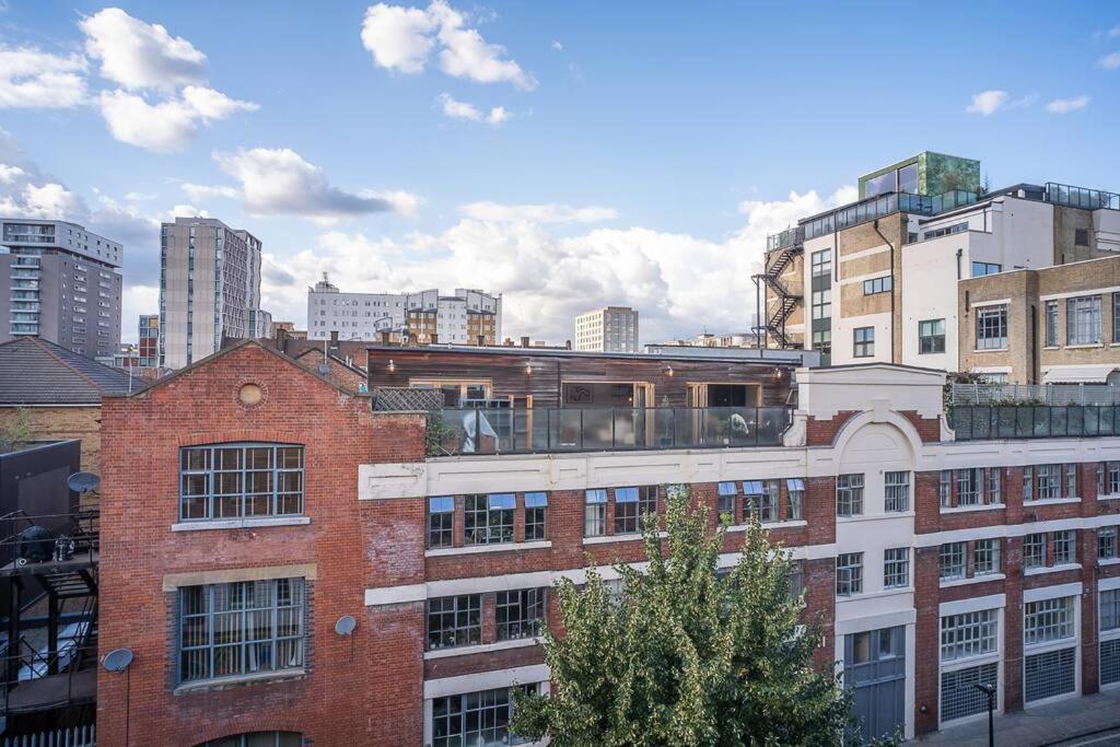 Appartamento Penthouse At The Old Tea Factory Londra Esterno foto