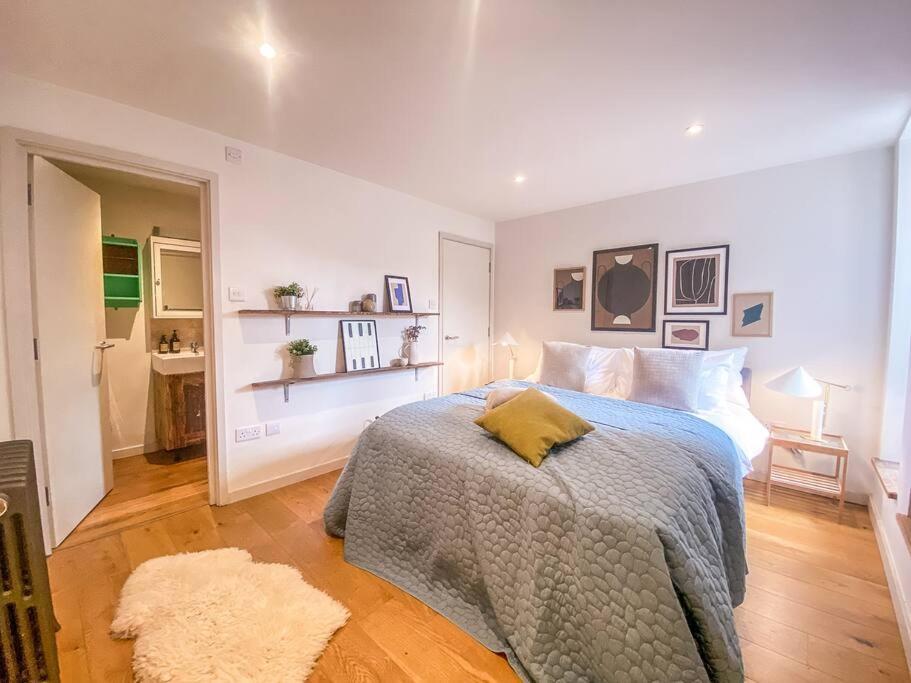 Appartamento Penthouse At The Old Tea Factory Londra Esterno foto