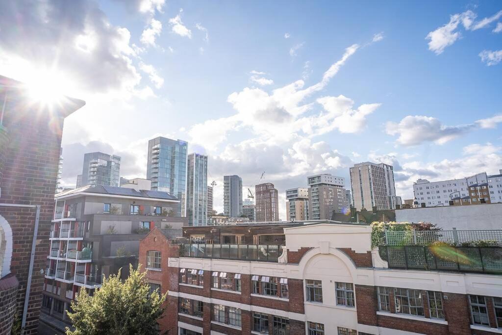 Appartamento Penthouse At The Old Tea Factory Londra Esterno foto