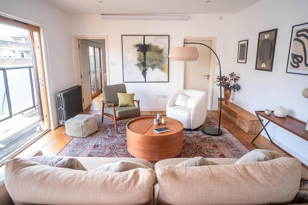Appartamento Penthouse At The Old Tea Factory Londra Esterno foto